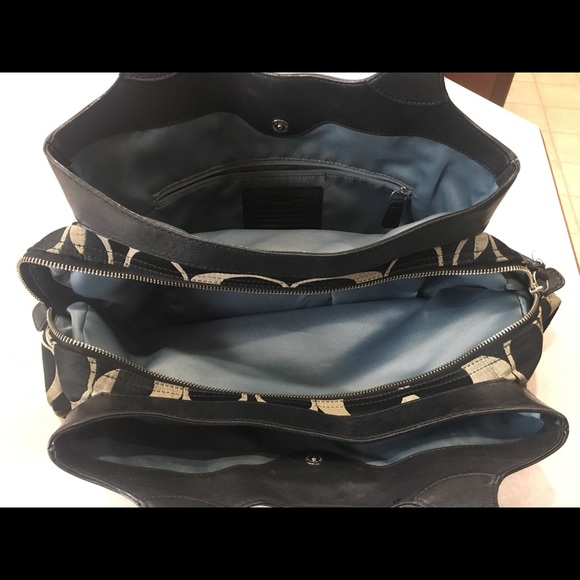 Authentic Coach handbag - Picture 4 of 6